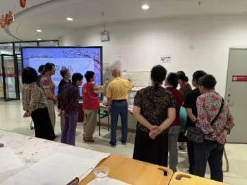 罗湖区桂园街道开展长者国画研习班