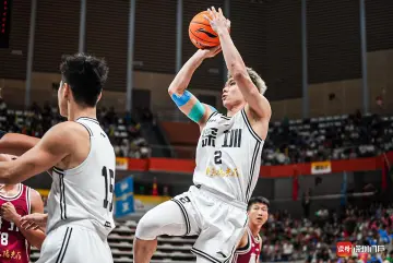 狠狠爱住！深圳队新主场首秀，现场观赛爽感拉满——粤BA“深梅对决”观赛侧记