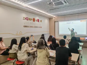 罗湖区愉天社区开展中考政策宣讲讲座