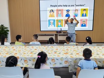 罗湖木头龙社区举办青少年英语沙龙活动