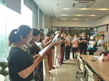 罗湖区翠岭社区音乐工作坊唱浓邻里温情