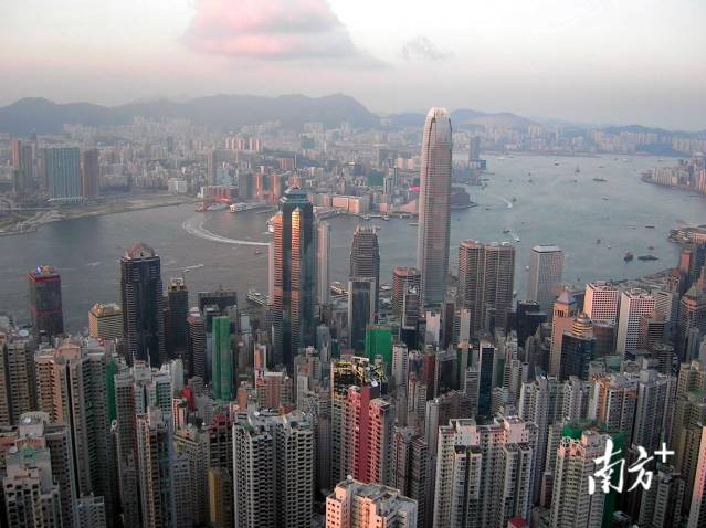 中国香港超越瑞士，跃居全球第一跨境财富管理中心 