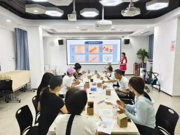 罗湖鹿丹村社区开展“多彩手作，杯趣时光”彩绘玻璃杯活动