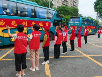 龙岗19个考点外，“志愿红”温暖守护高考