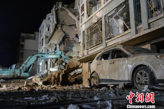 内蒙古居民楼爆炸事故10名嫌犯被捕 还有1人在逃