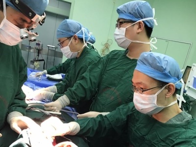 北京深圳肿瘤医生联手 成功完成面部肿瘤手术