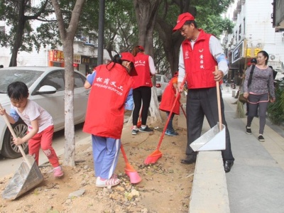 创建干净城市 松岗街道开展卫生大扫除！
