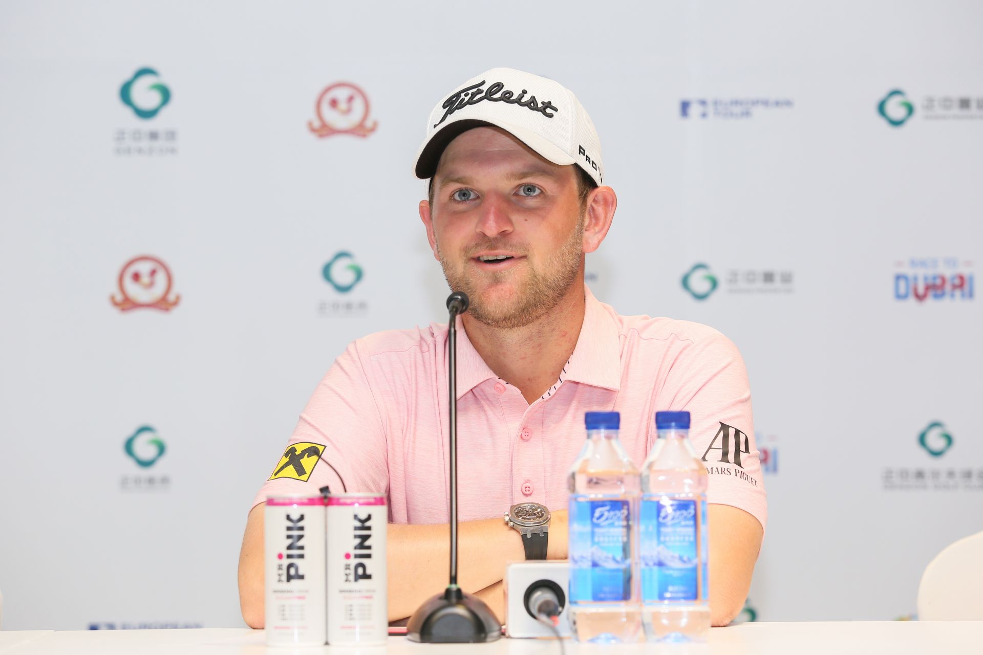 深圳国际赛 | 维斯伯格次轮-7杆领先4杆 