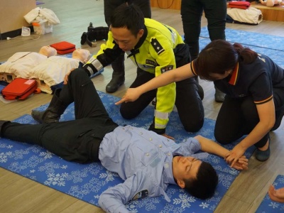 深圳交警铁骑队将拥有专业“急救员”资质