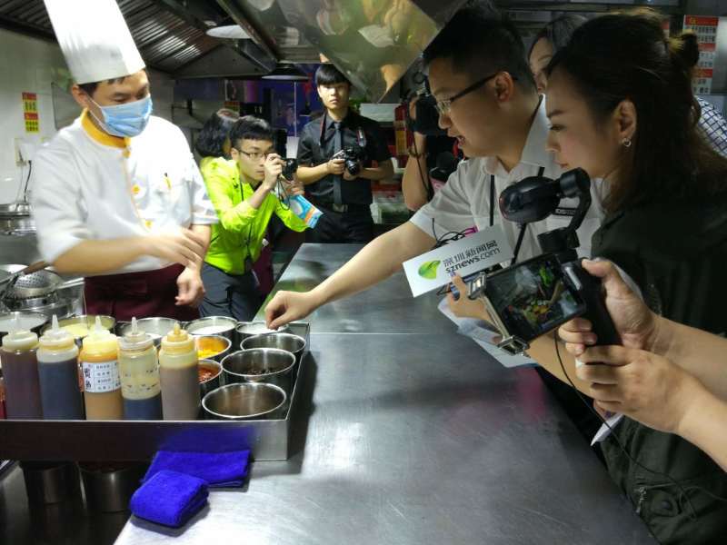 深圳市食药局星期三“查”餐厅行动”查到坪山