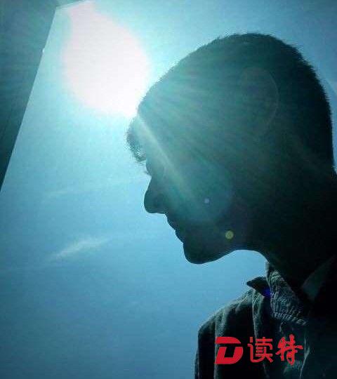 回家休养爆近况 刘德华晒阳光自拍照 