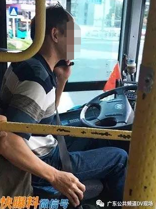 深圳司机双手腾空开公交！乘客：全车人一起摇摆