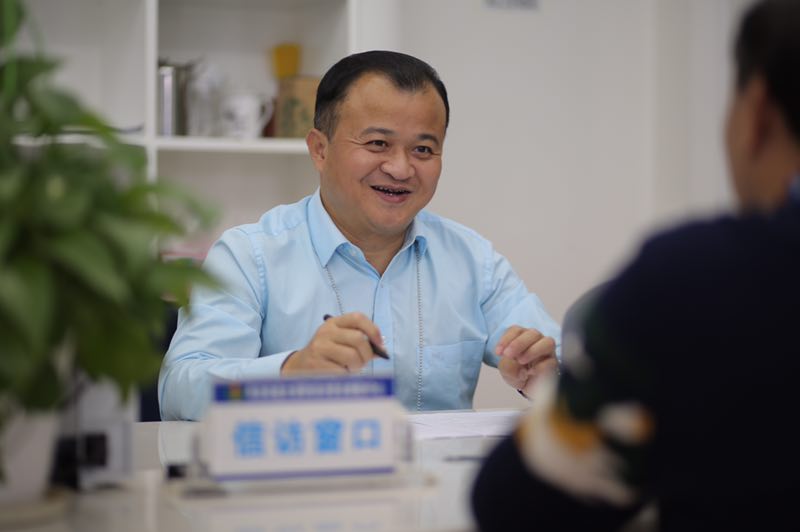 劳模风采 | 张海威：“微笑哥”钉在信访岗位十余年