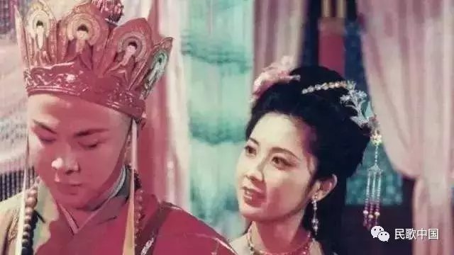 这是她的《女儿情》, 也是我们的《女儿情》
