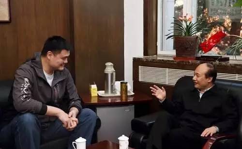 姚明任中国篮球学院名誉院长 欲为校园篮球“加把火”