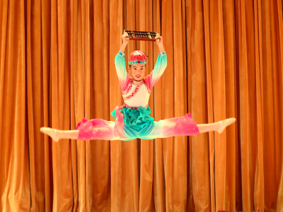 南山首届学生舞蹈技能大赛，连北京奥运会编导都点赞！