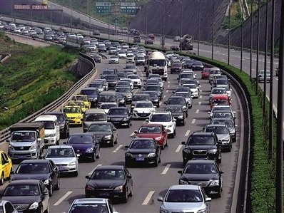 深圳交警发布交通大数据：工作日周二出行车辆最少