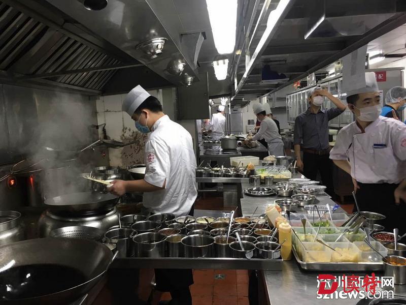 美食守卫战丨“星期三查餐厅”行动走进龙华