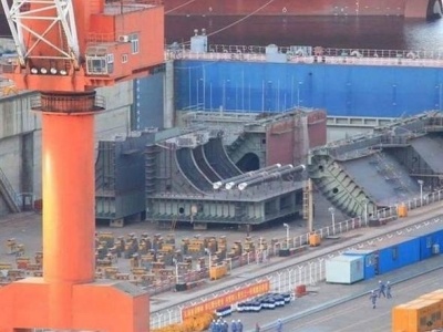 大连造船厂现疑似新航母分段 港媒猜开建第4艘航母