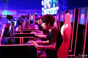 电竞主播第一梯队年收入已过千万 网红百万起步