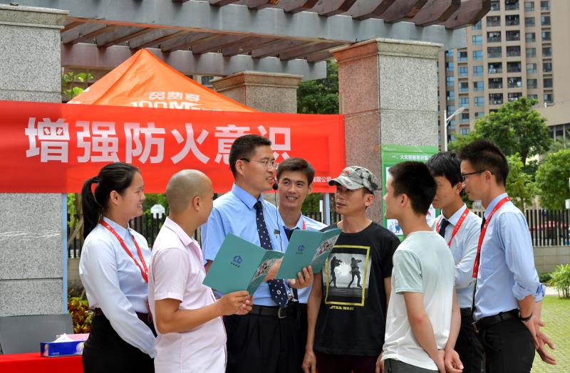 龙岗区举办消防安全演练活动 确保保障房小区平安