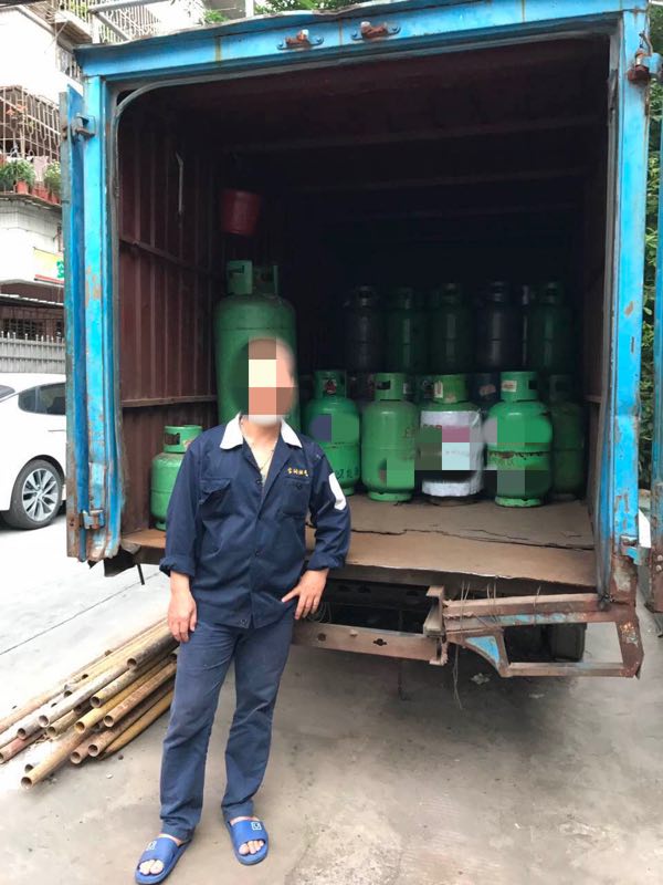 ​惊了！报废车内竟暗藏810公斤黑煤气 责任人被拘留