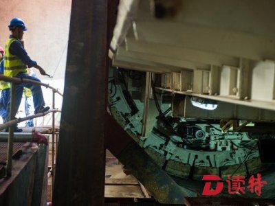 深圳地铁6号线二期首台盾构顺利始发