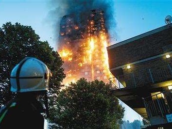 快讯 | 伦敦高楼火灾造成３０人死亡 死亡人数仍可能上升