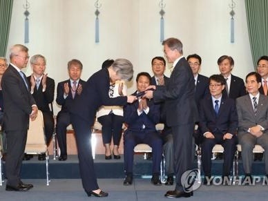 文在寅任命康京和为外交部长 系韩国首位女外长 