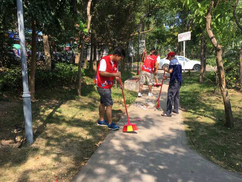 从细节着手，宝龙街道龙新社区提升市容环卫指数
