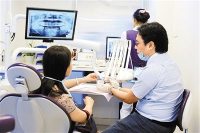 看病“一口价”！深圳8家公立医院试水收付费改革
