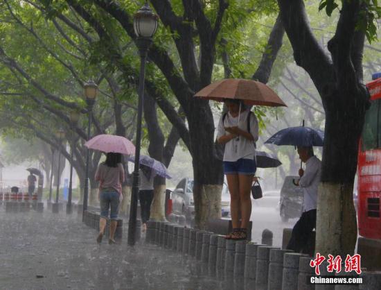 未来3天华北东北多雷阵雨 江南华南局地或有大暴雨