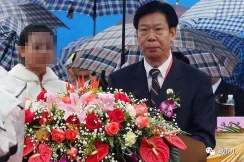潮州市原市长汤锡坤受审，被控受贿2500余万元