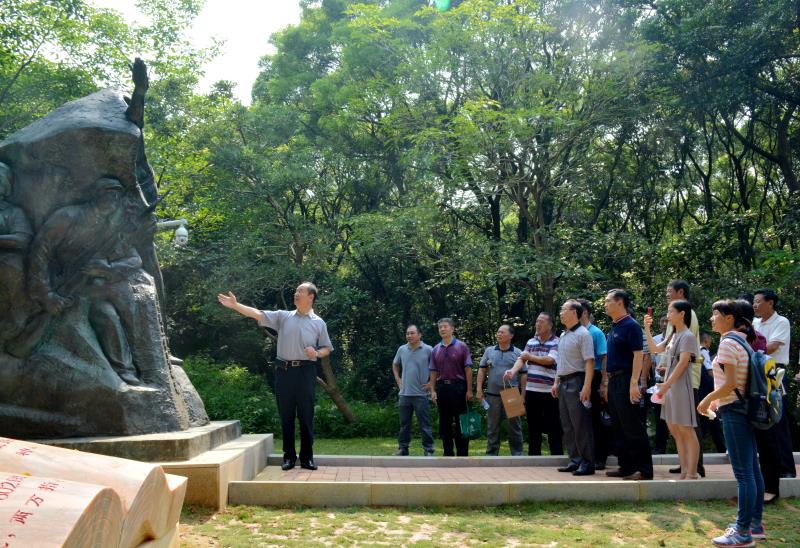 基建工程老兵与年轻人重温深圳拓荒史