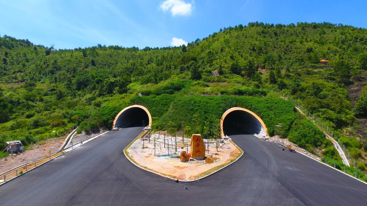 兴华高速预计9月底通车 将缓解梅河高速交通压力