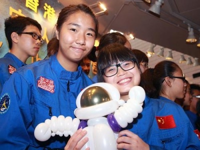 香港举行太空人体验营。赴北京体验“太空人”生活