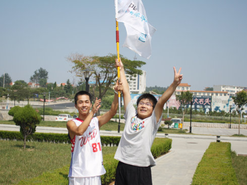 中学生如何过暑假？读书学习的多 参加社会实践的少