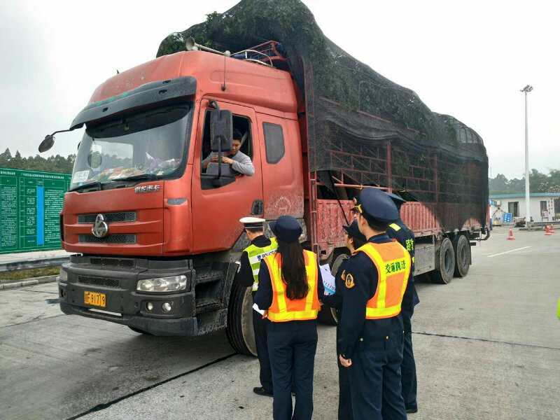 广东高速公路超限车数量三个月来下降近8成