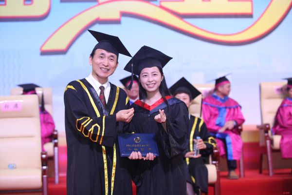 深圳这所学校5000多毕业生 就业率达98.83%