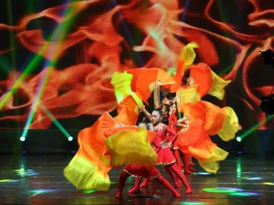 第四届粤港澳台少儿歌舞艺术月闭幕，柏林男孩跳芭蕾