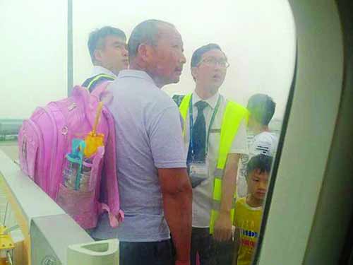 儿童逃票致航班延误追踪：同机人将获200元延误赔偿 
