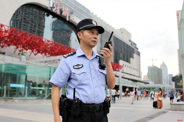 叶詠樑：火眼金睛的口岸巡警