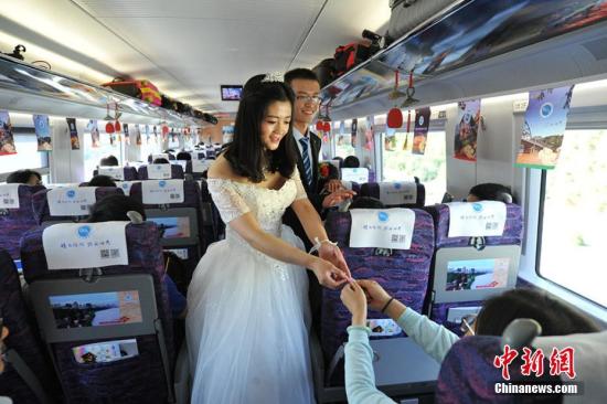 婚恋模式现新趋势 女大男小婚姻明显增多 
