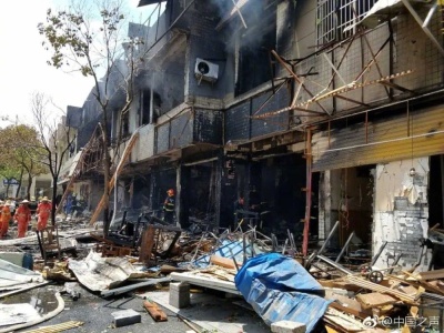 杭州一餐馆发生煤气瓶爆炸致2死55伤