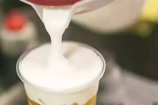 网红店招牌被砸：“名气”是头牌，口感退居其次