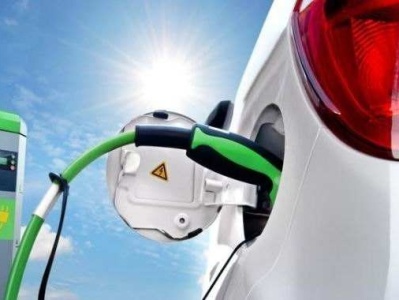 30多城增充电桩补贴 电动车充电桩建设“过度”? 