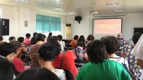 老年人如何维权？翠湖社区办讲座现场教学