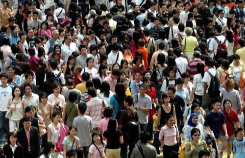 香港人口达738.95万人 按年增长0.7% 