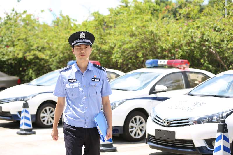 蓝衡：有血有情的坪警“勇士”