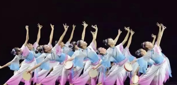 一曲《月愿》舞倾城 深圳女生捧回全国舞蹈大赛金奖